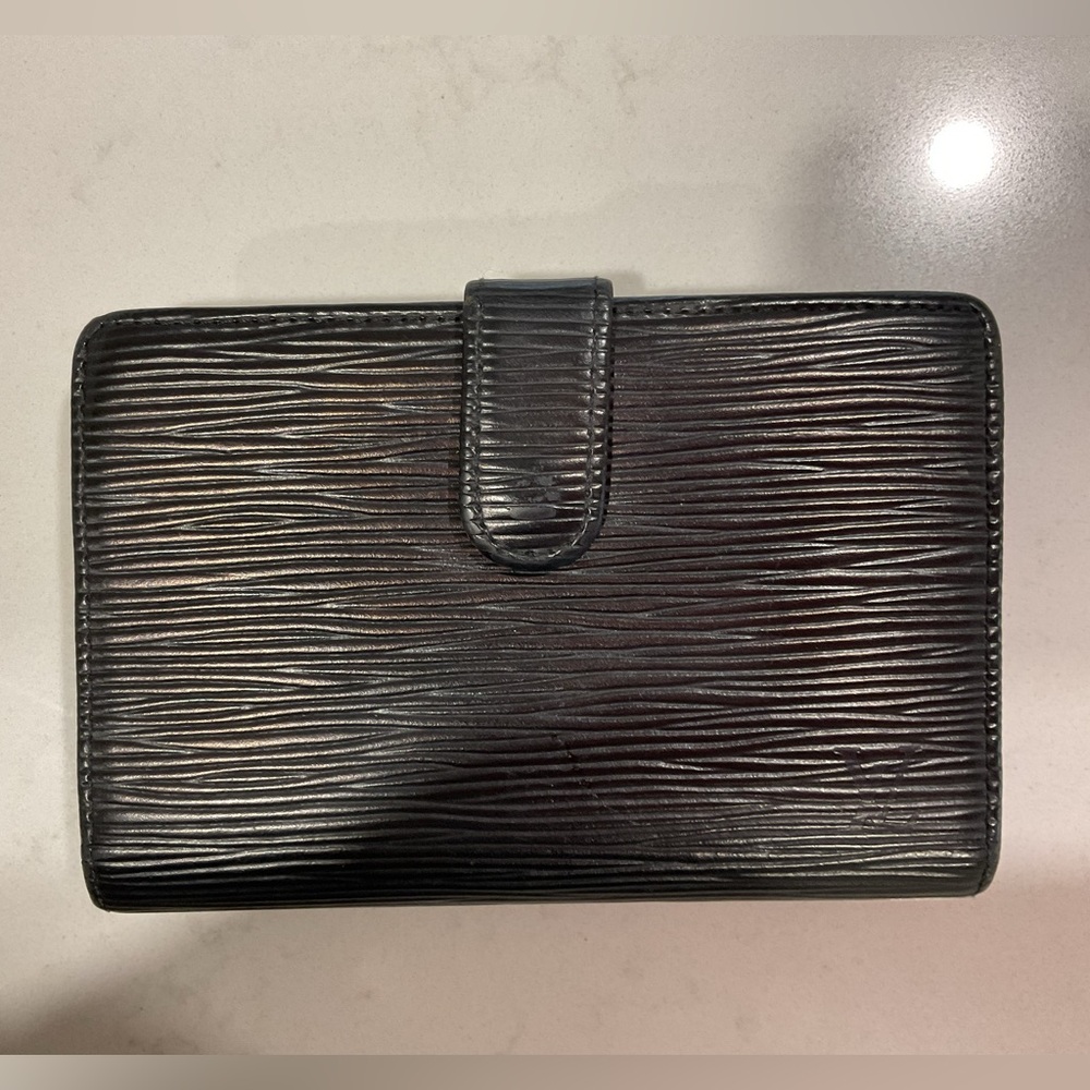 Louis Vuitton EPI Kisslock Wallet Black